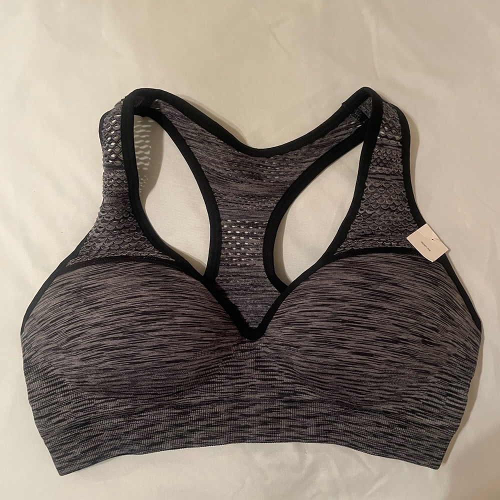 NWT Victoria’s Secret PINK Push-up Racerback Sports Bra. Medium